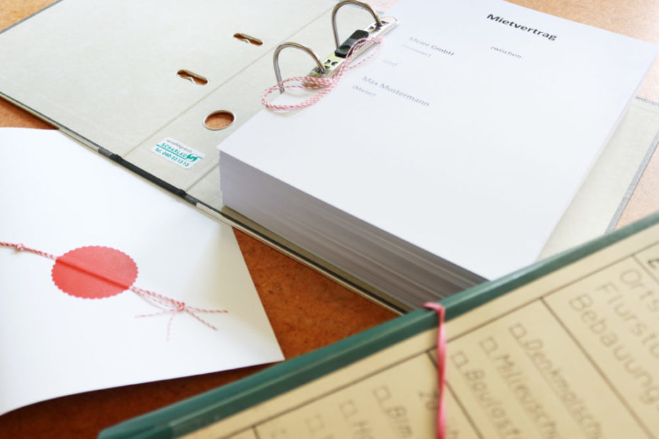 Bild von Texten, Dokumenten und Fotos